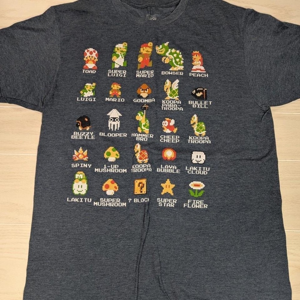 Super Mario Bros. Men M heathered blue  t-shirt pixel art characters